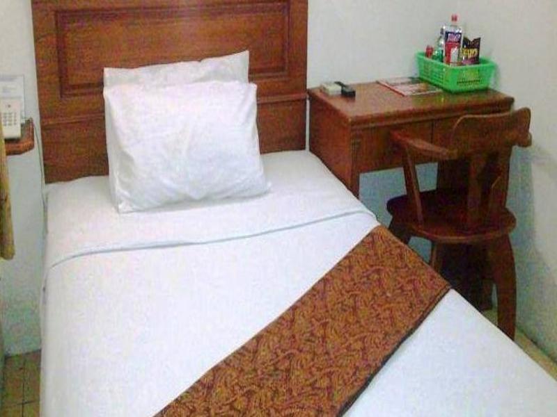 Oyo 1030 Hotel Bumi Asih Medan Exterior foto